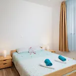 Three-bedroom In Divsici Semesterbostad *