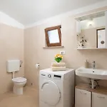 Semesterbostad Three-bedroom In Divsici Marčana