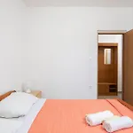 Three-bedroom In Divsici Marčana