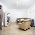 Three-bedroom In Divsici Semesterbostad Marčana