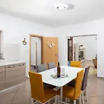 Semesterbostad Three-bedroom In Divsici Marčana