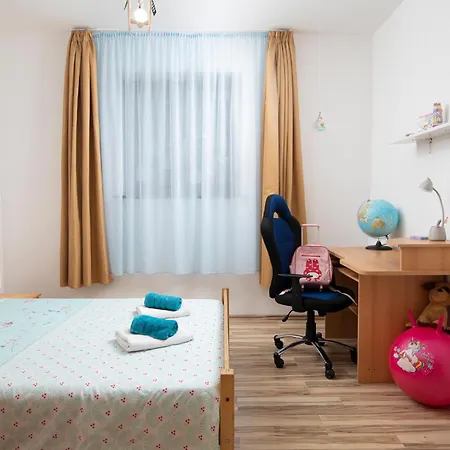 Three-bedroom In Divsici * Marčana