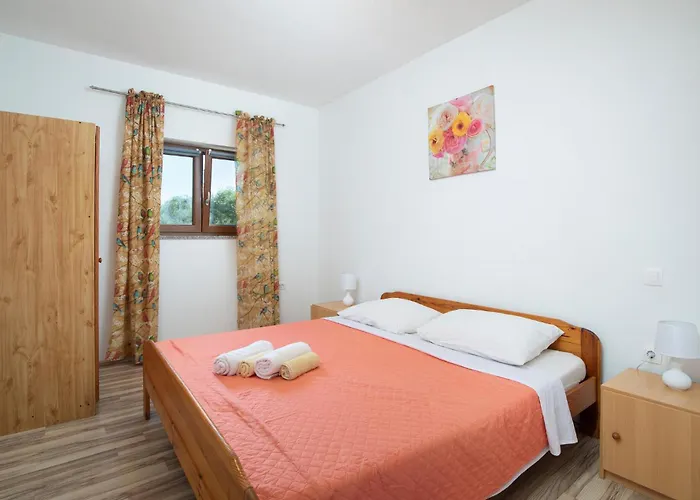 度假居 Three-bedroom In Divsici Marčana