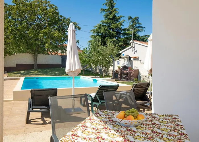度假居 Three-bedroom In Divsici