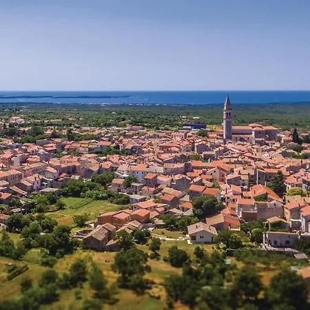 Three-bedroom In Σπίτι διακοπών Marčana