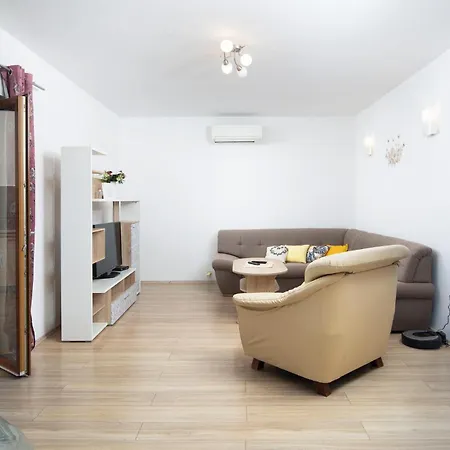 Three-bedroom In Σπίτι διακοπών Marčana