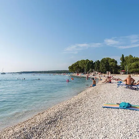 Three-bedroom In Divsici Holiday home
